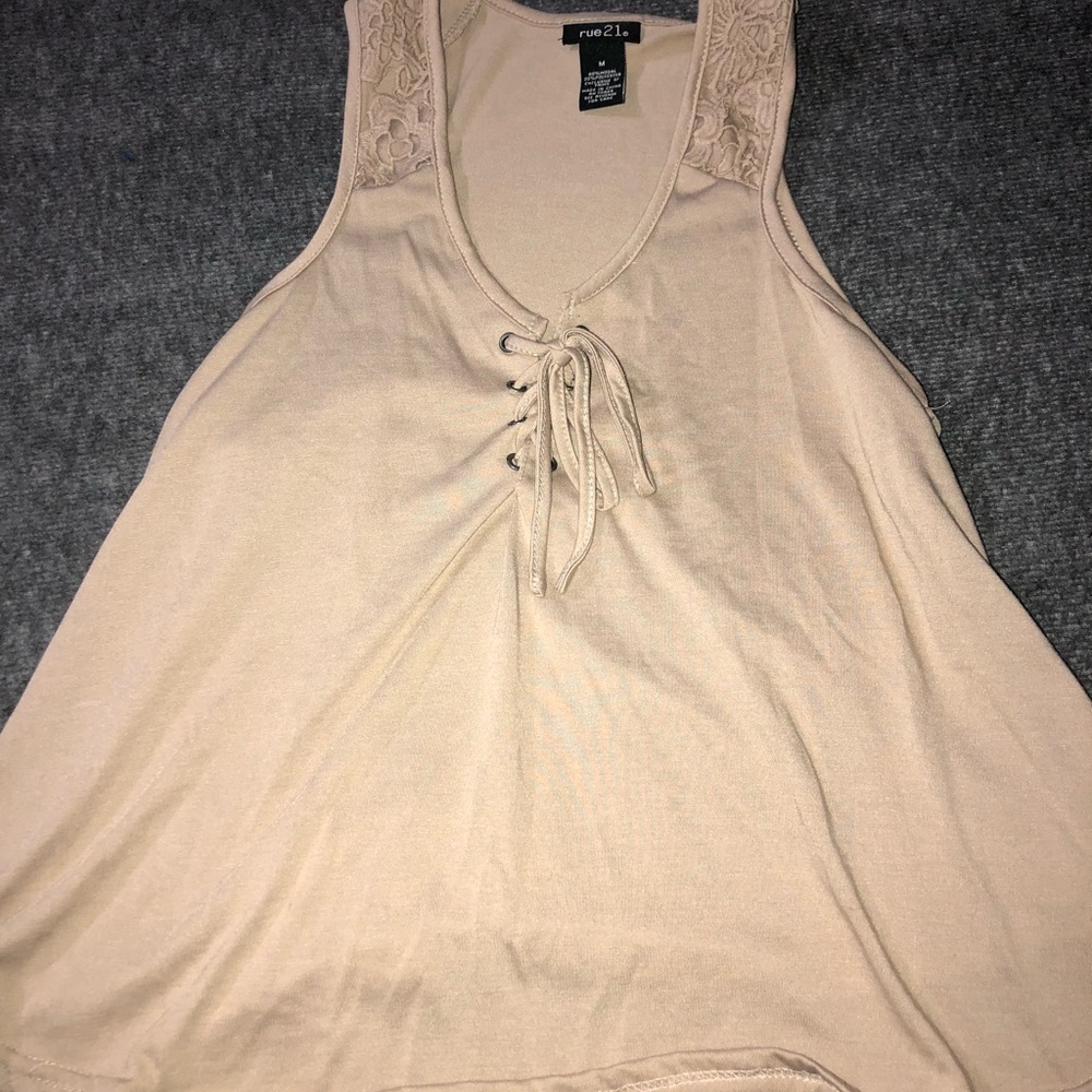 Beige crop top/ tank top❤️